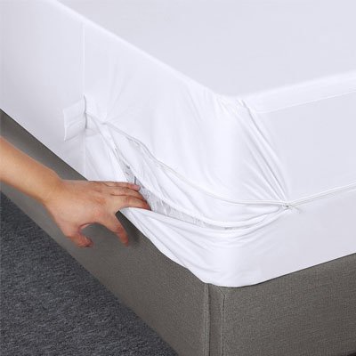 Utopia Bedding Waterproof Mattress Protector